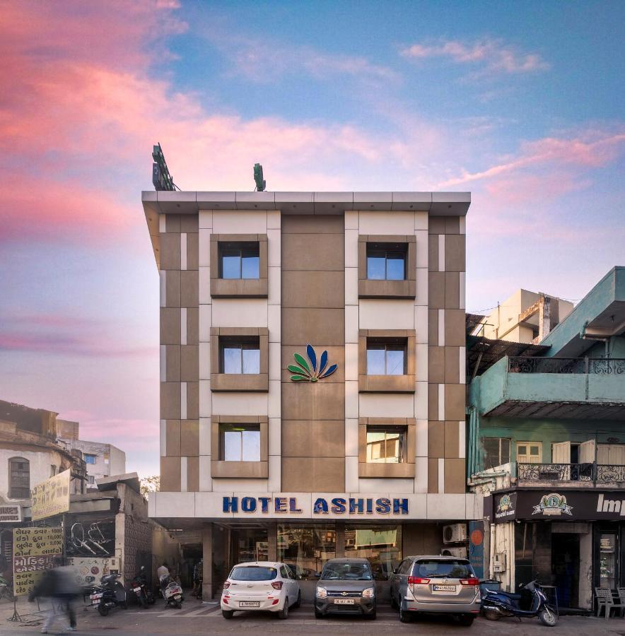 אחמדאבאד Hotel Ashish מראה חיצוני תמונה