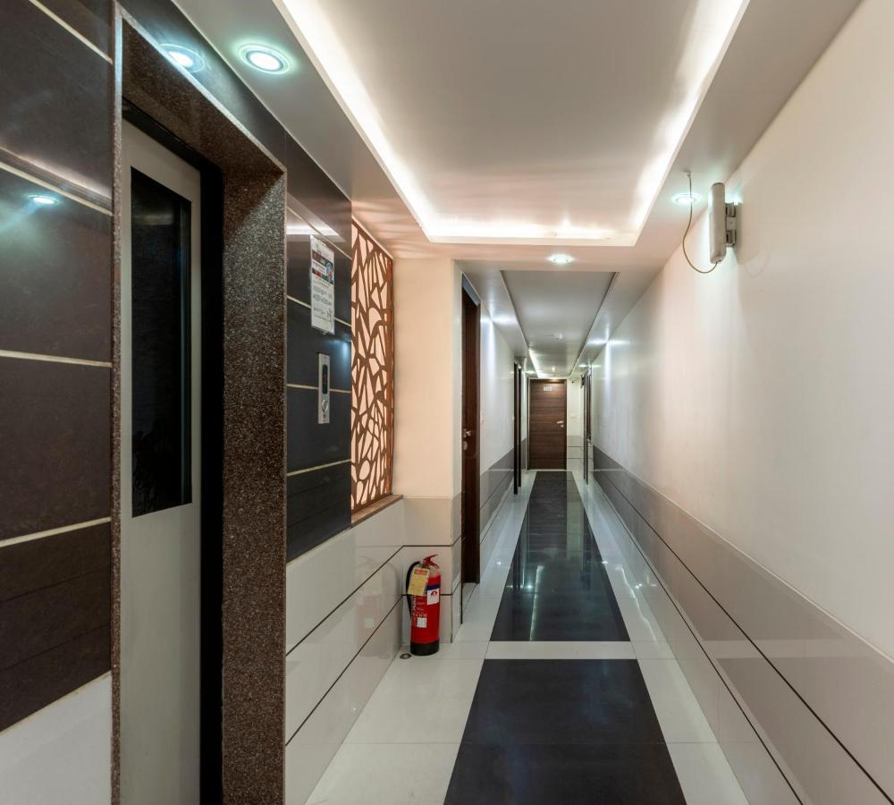 אחמדאבאד Hotel Ashish מראה חיצוני תמונה