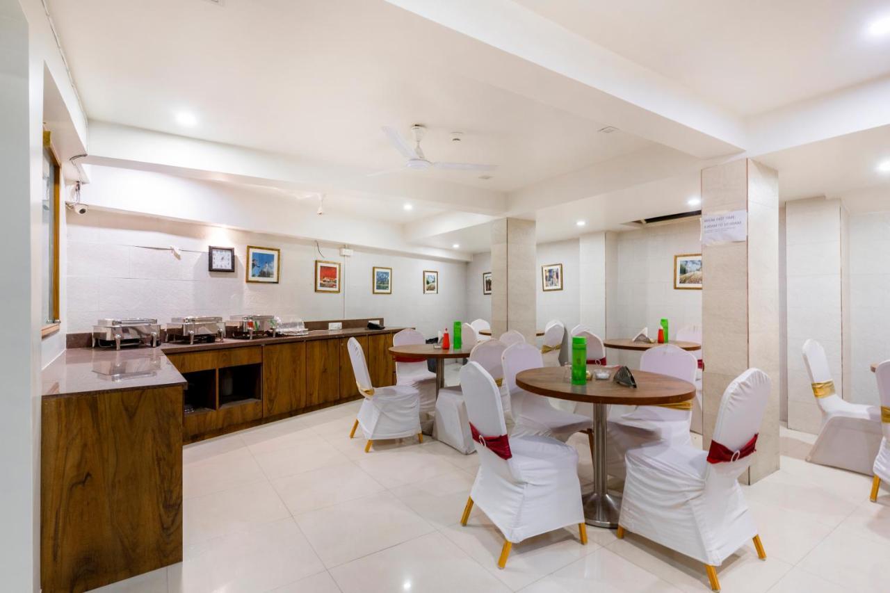 אחמדאבאד Hotel Ashish מראה חיצוני תמונה