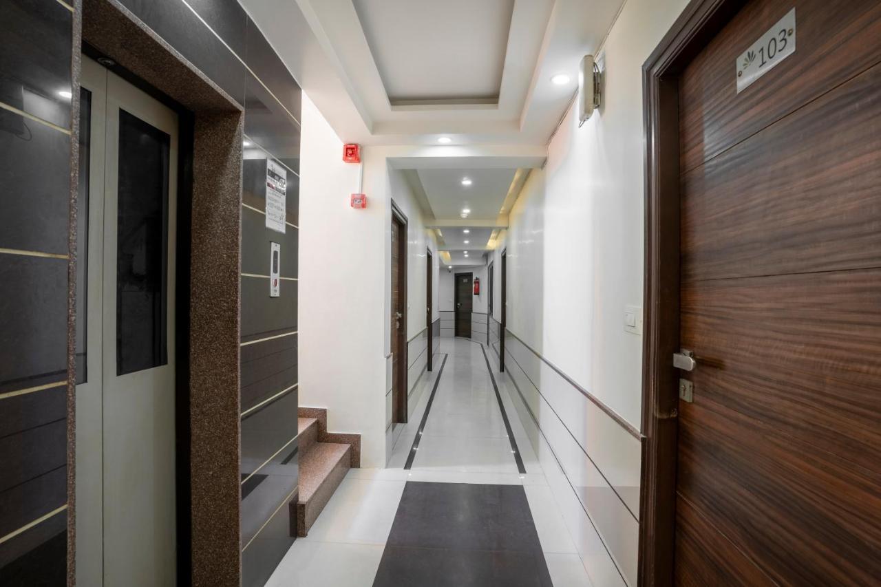 אחמדאבאד Hotel Ashish מראה חיצוני תמונה
