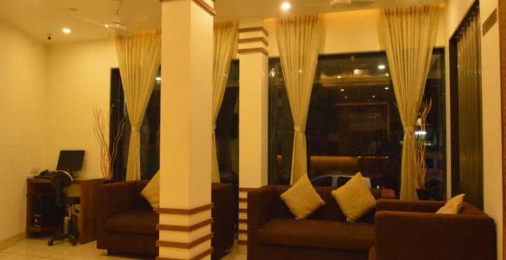 אחמדאבאד Hotel Ashish מראה חיצוני תמונה