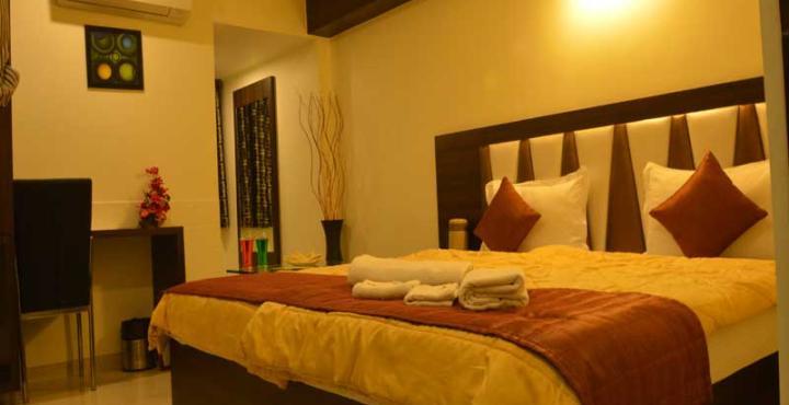 אחמדאבאד Hotel Ashish מראה חיצוני תמונה