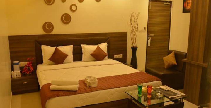 אחמדאבאד Hotel Ashish מראה חיצוני תמונה