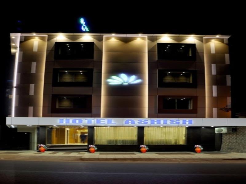 אחמדאבאד Hotel Ashish מראה חיצוני תמונה